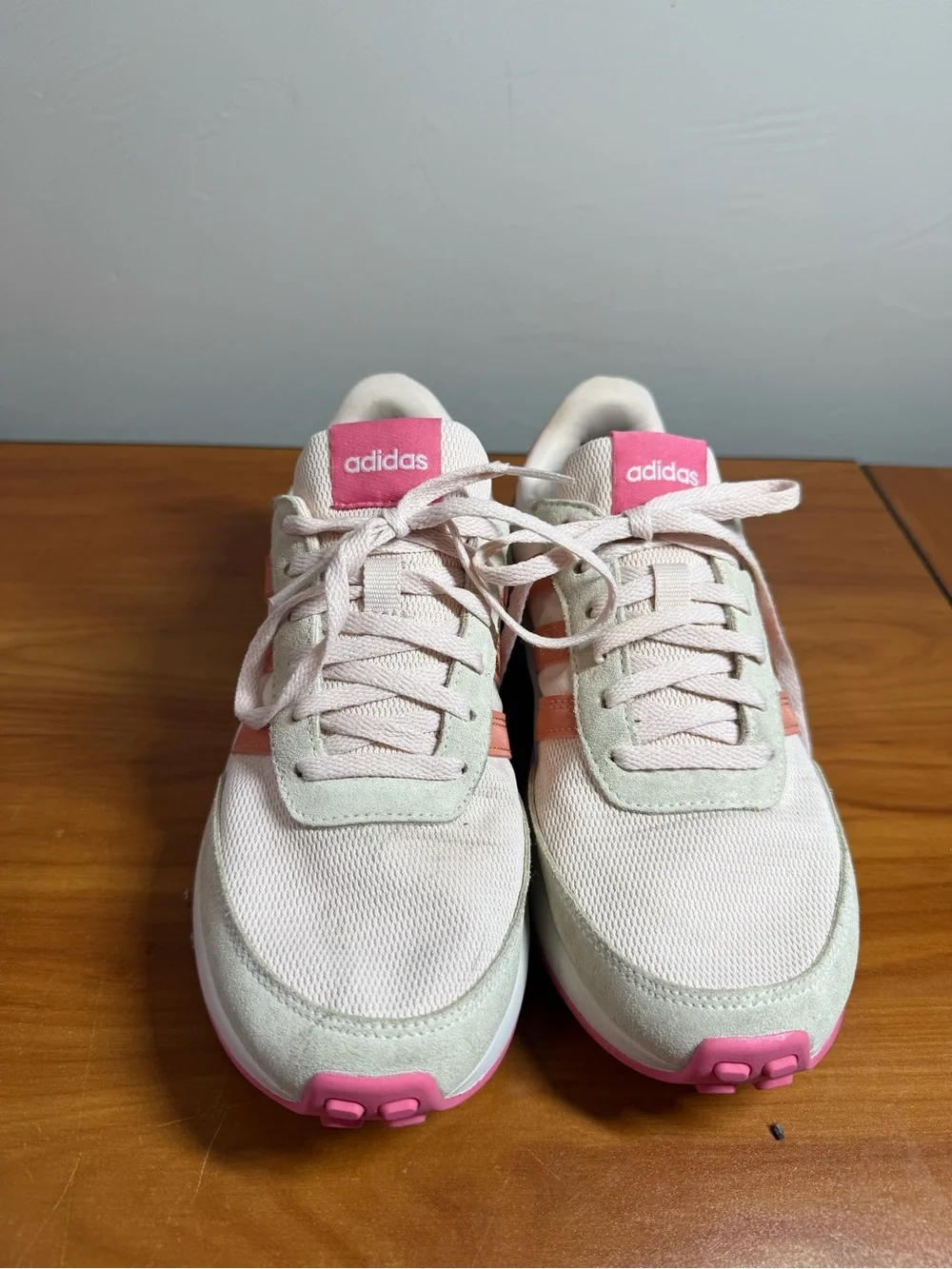 adidas Women's Run 70s 
